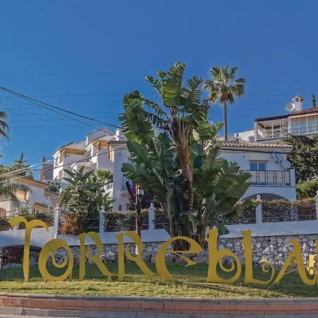 Apartment In Fuengirola, Malaga With Kitchen *