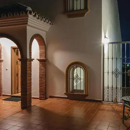 In Fuengirola, Malaga With Kitchen Apartment *